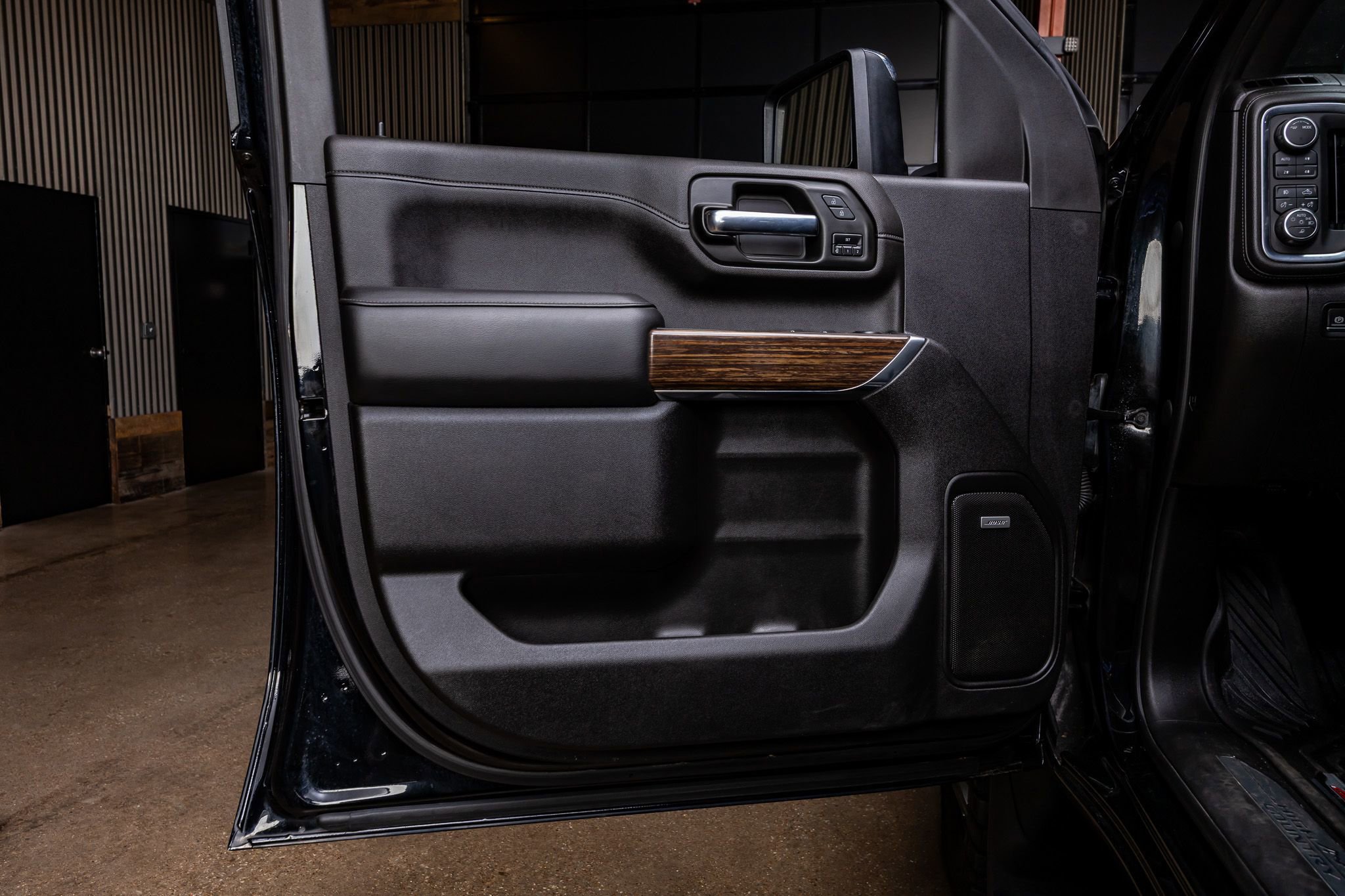 Used 2022 Chevrolet Silverado 3500 High Country w/ LPO, Hitch Package image 35