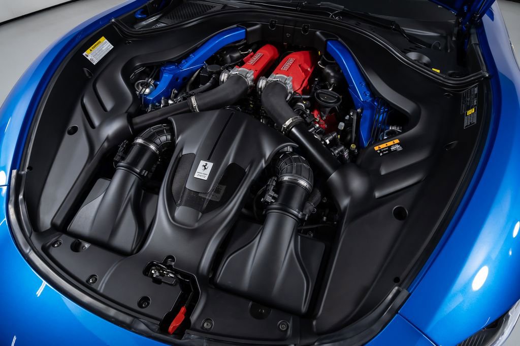 Used 2025 Ferrari Roma Spider RWD image 10