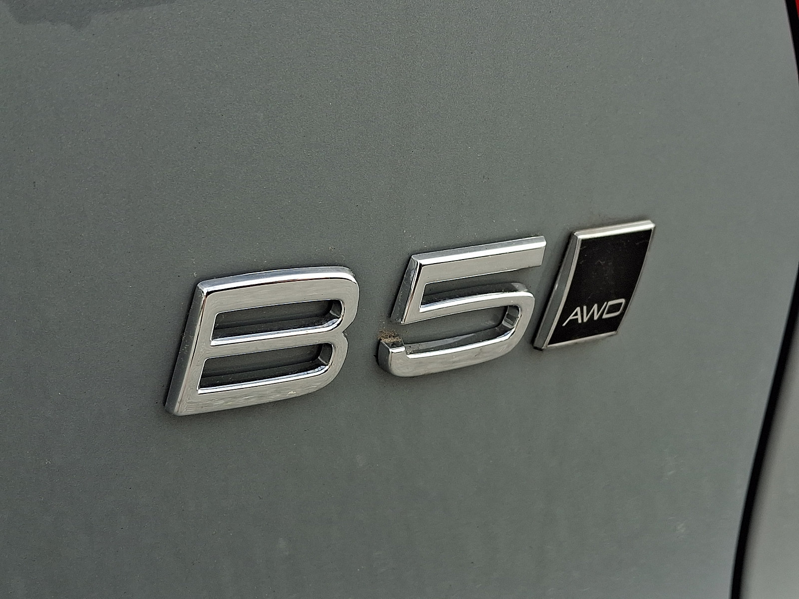 New 2026 Volvo XC40 B5 Plus w/ Protection Package Premier AWD/4WD image 15