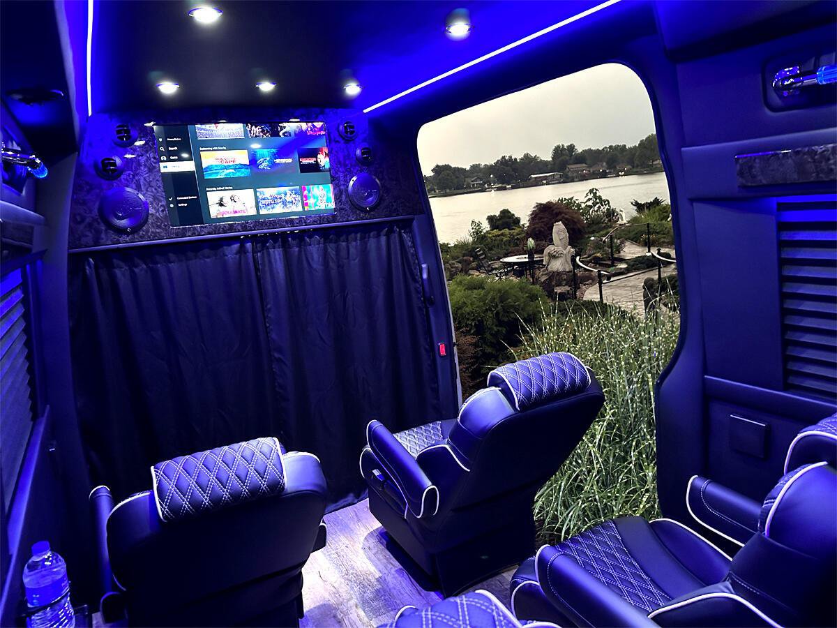Used 2024 Mercedes-Benz Sprinter 3500 image 38