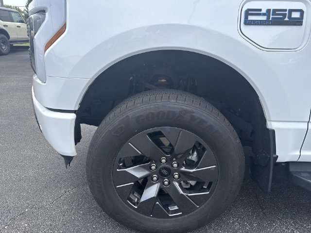 Used 2025 Ford F150 Lightning Flash AWD/4WD image 21