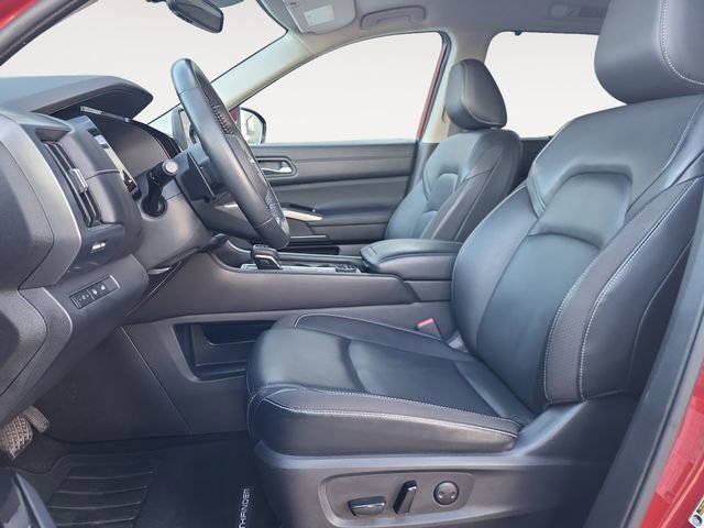 Used 2023 Nissan Pathfinder SL w/ Lighting Package (N92) image 11