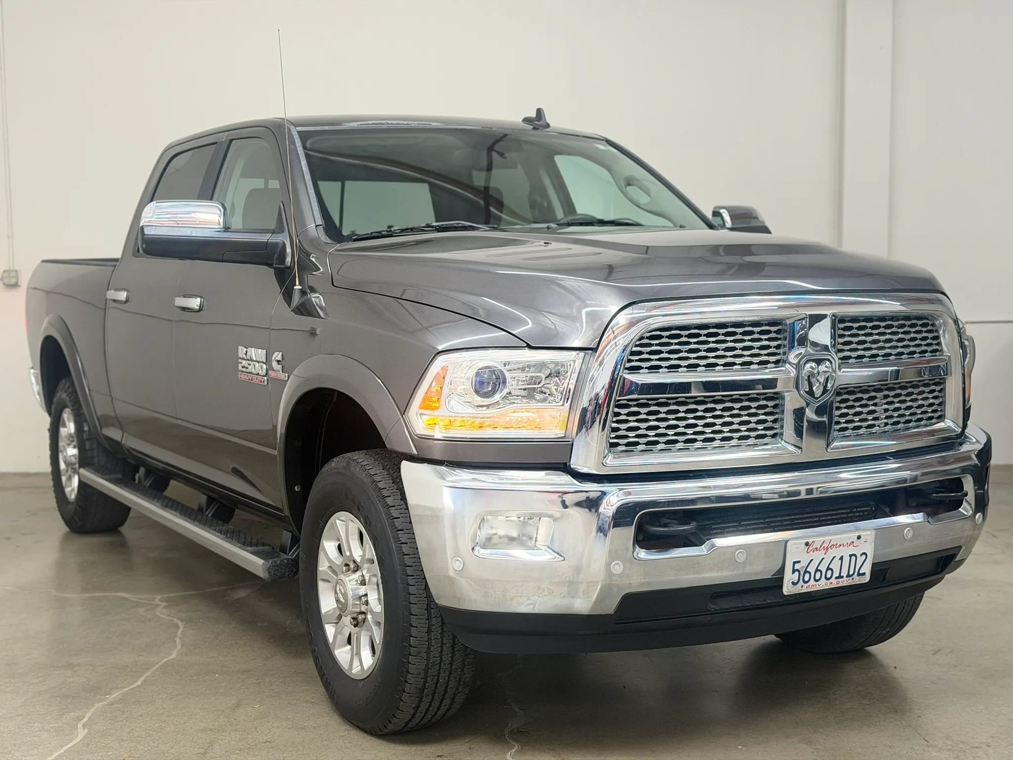 Used 2016 RAM 2500 Laramie AWD/4WD image 3