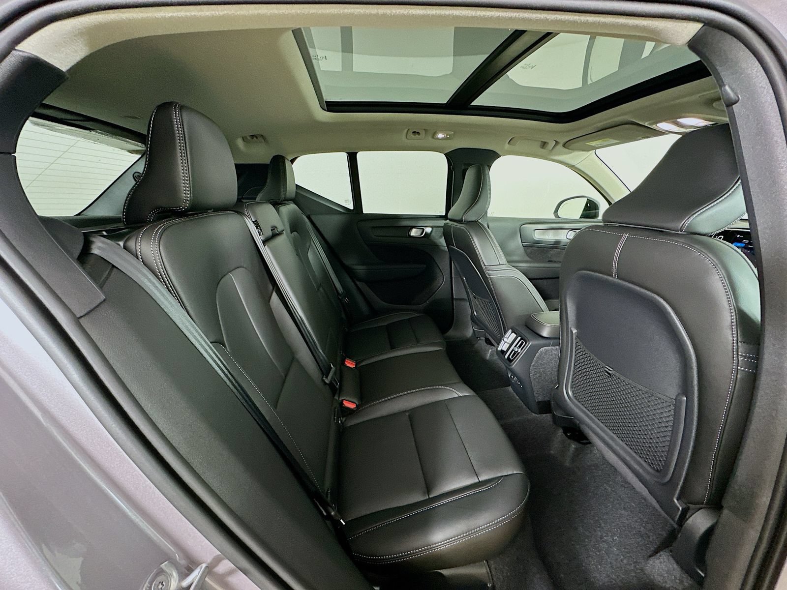 New 2026 Volvo XC40 B5 Ultra w/ Protection Package Premier AWD/4WD image 41