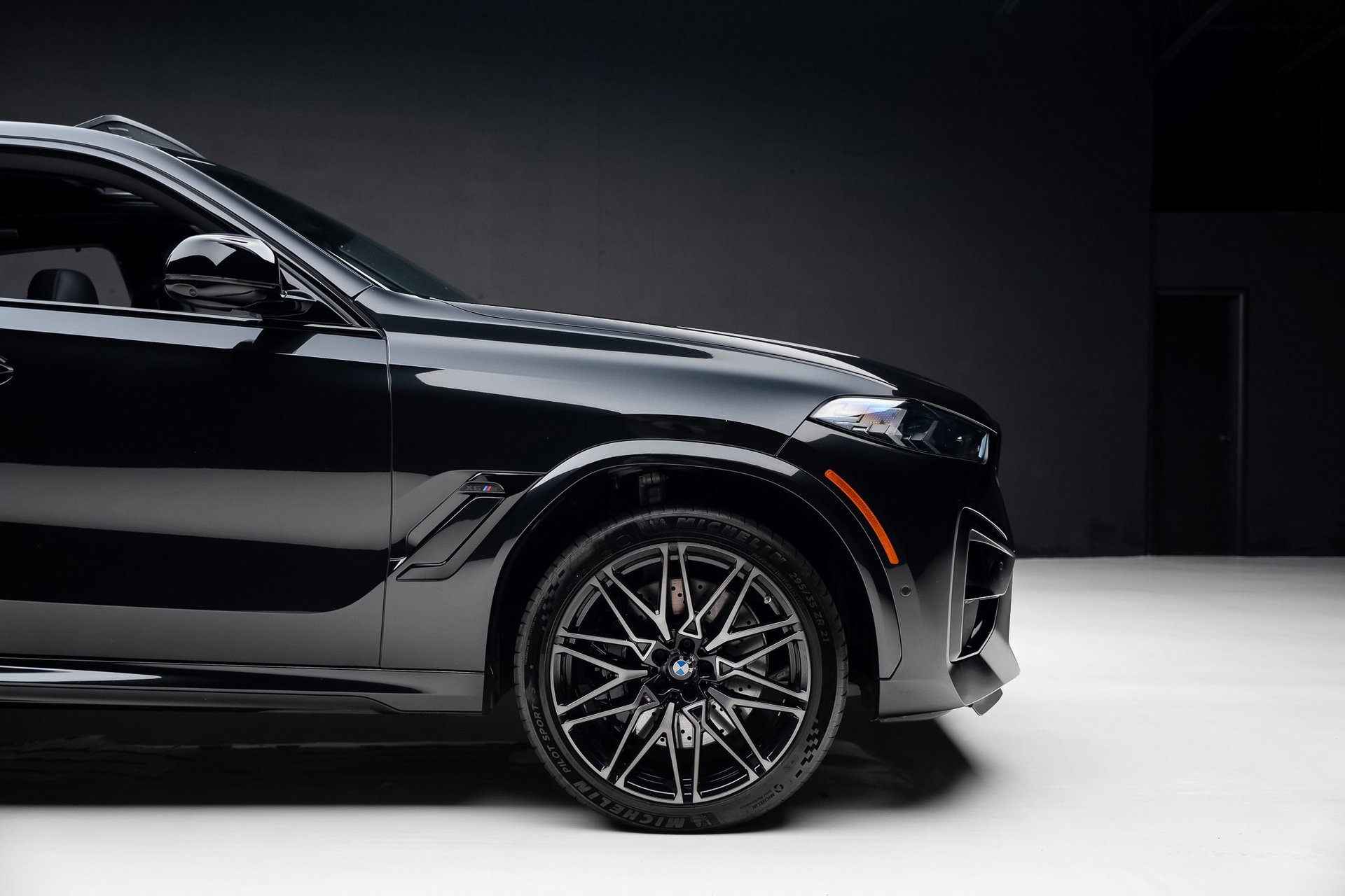 Used 2024 BMW X6 M Competition image 39