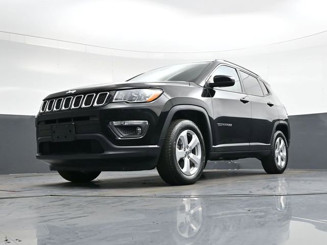 Used 2018 Jeep Compass Latitude w/ Cold Weather Group image 36