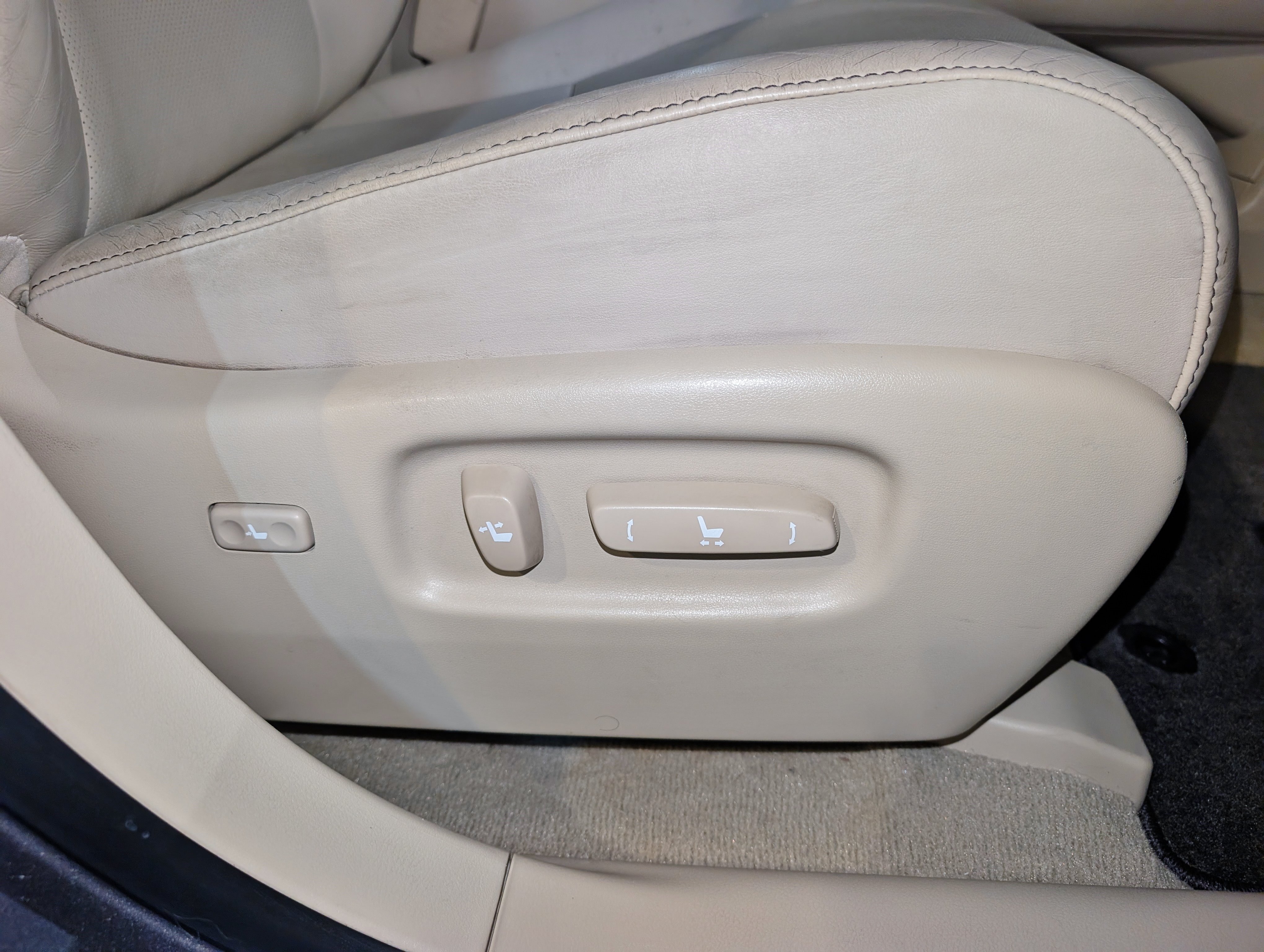 Used 2015 Lexus RX 450h AWD image 33
