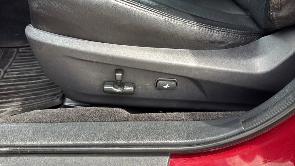 Used 2011 Subaru Legacy 2.5i Limited image 11