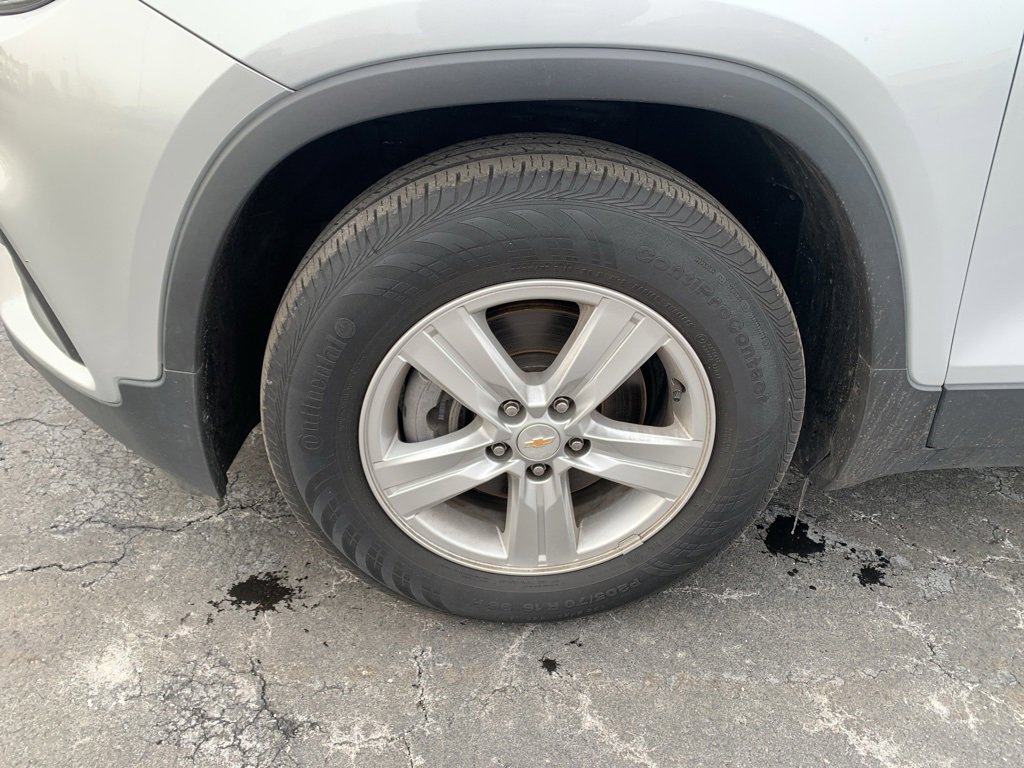 Used 2020 Chevrolet Trax LS w/ Tint and Cruise Package image 12