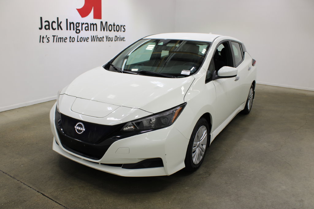 Used 2025 Nissan Leaf S FWD image 2