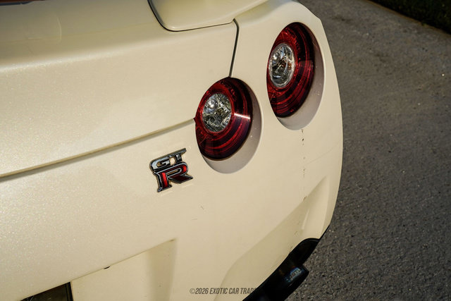 Used 2016 Nissan GT-R Premium AWD/4WD image 65
