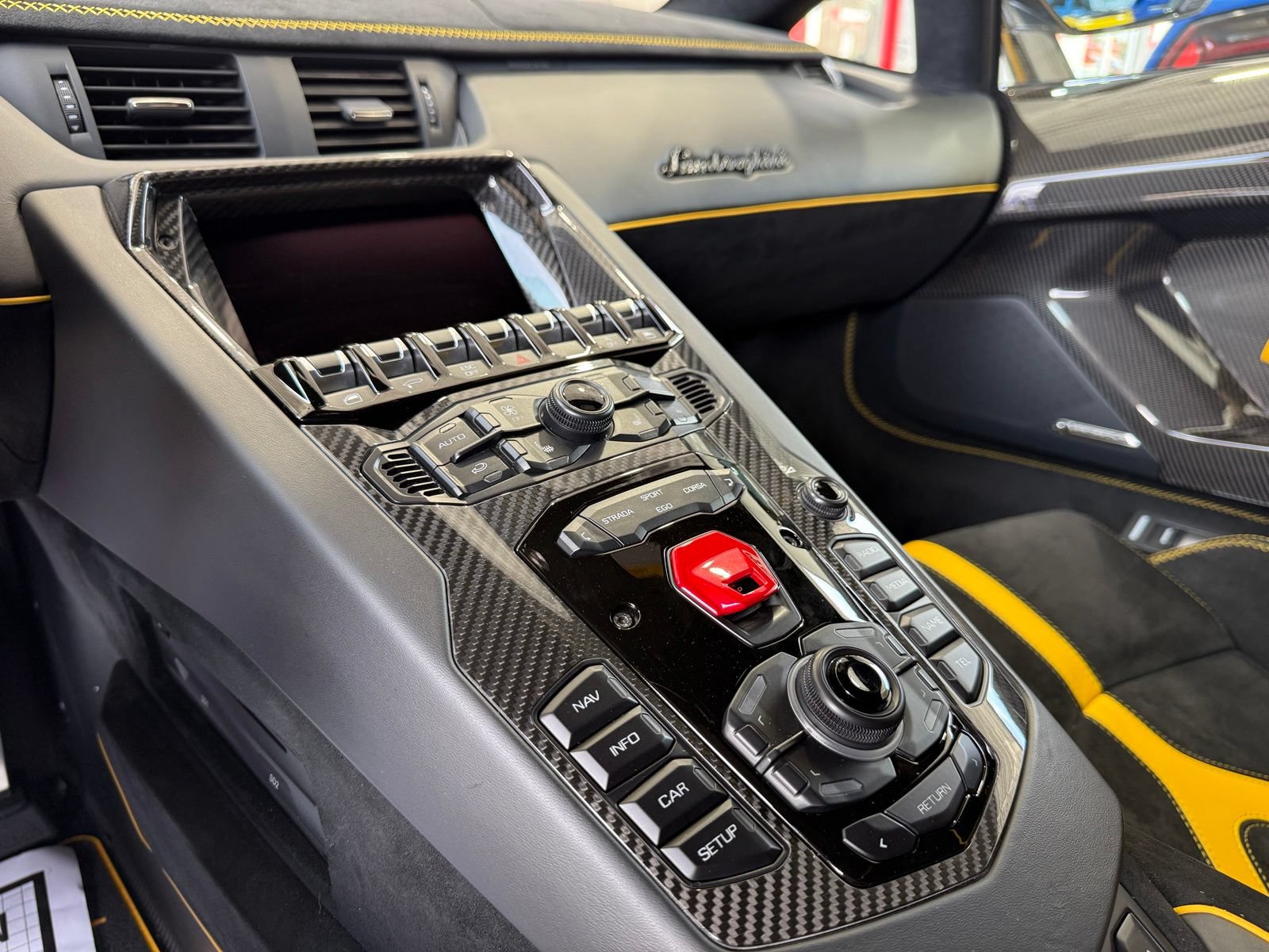 Used 2021 Lamborghini Aventador SVJ AWD/4WD image 41