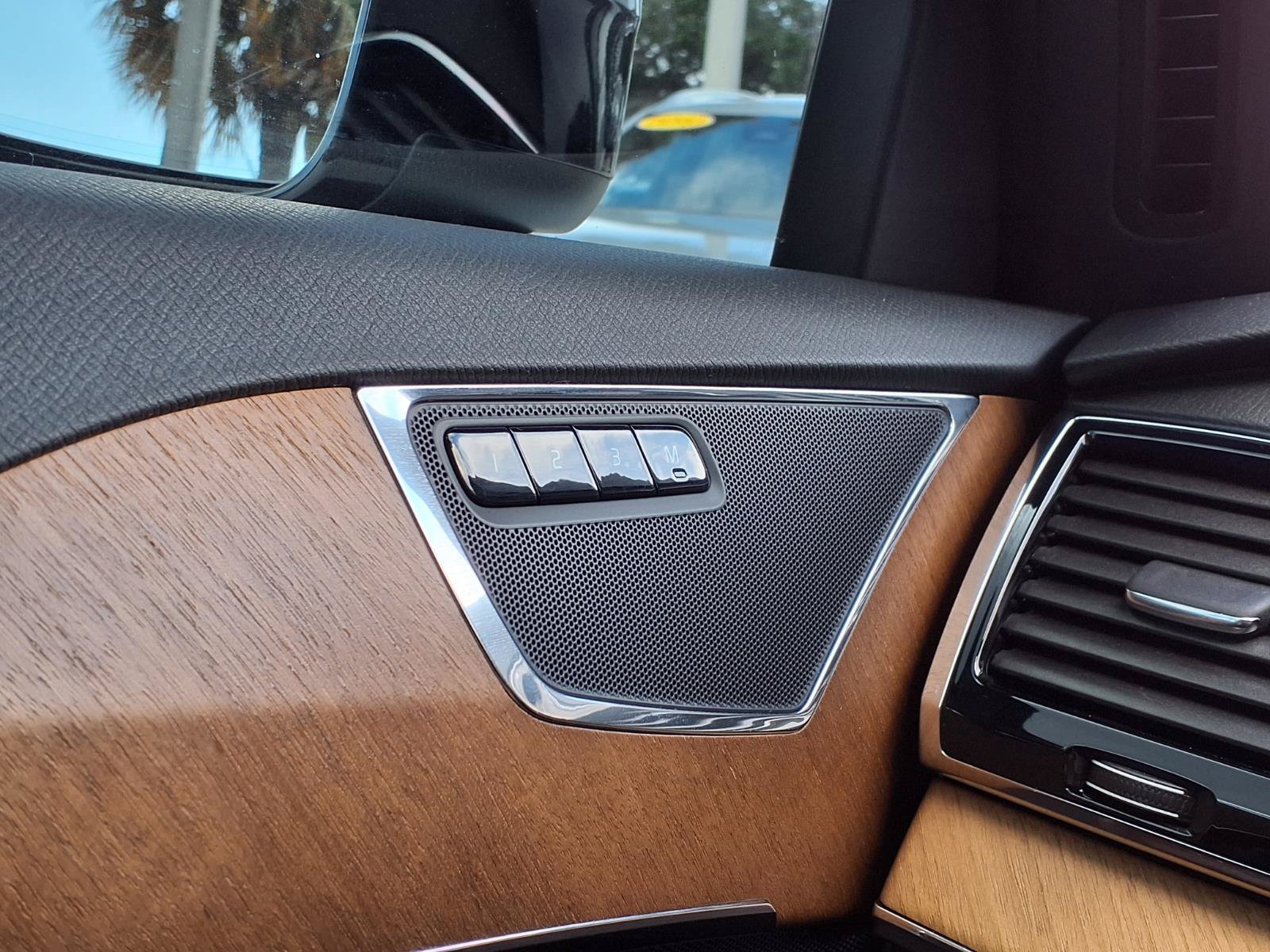 Certified 2023 Volvo XC90 T8 Plus w/ Protection Package Premier AWD/4WD image 32