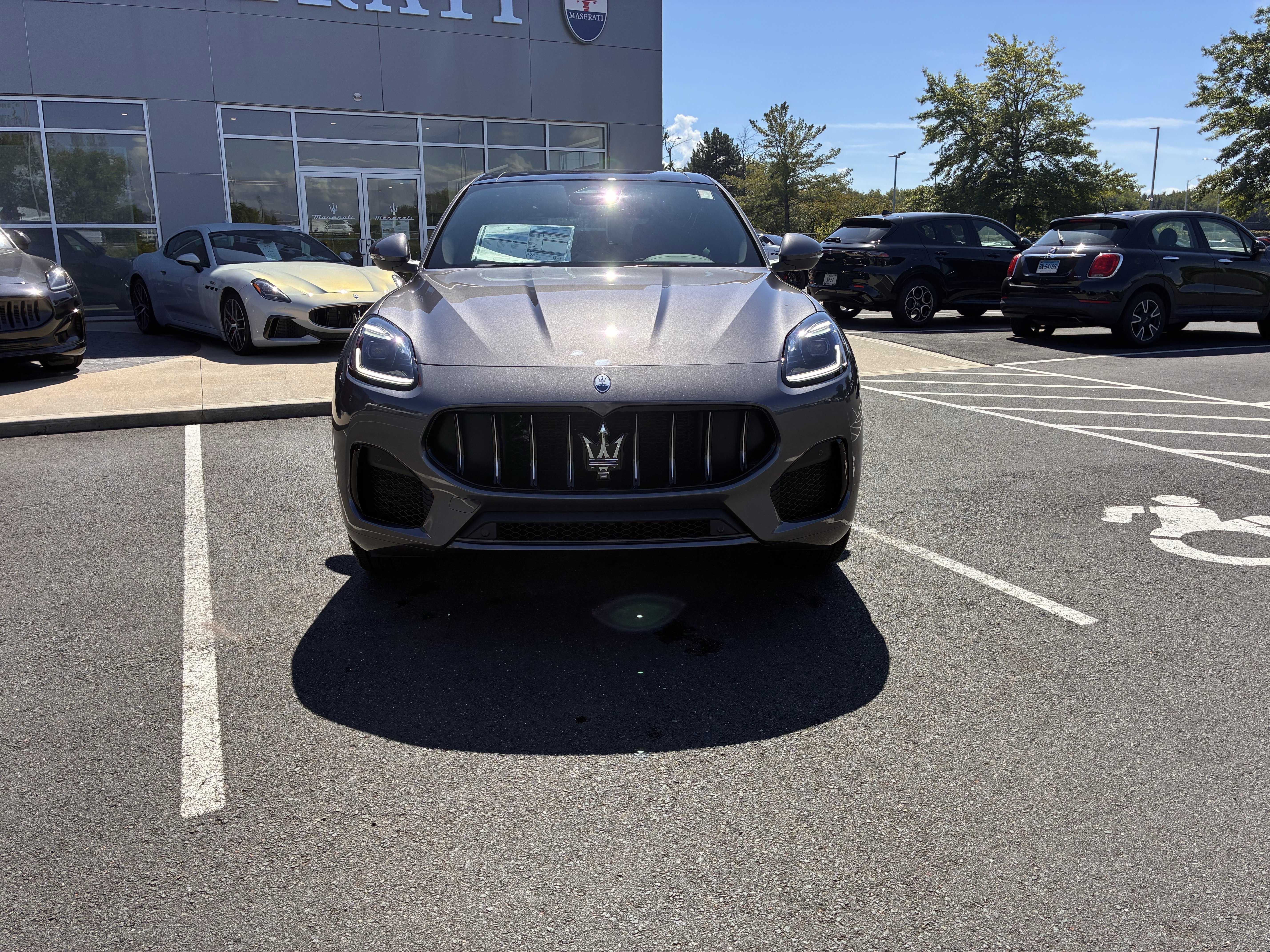 New 2025 Maserati Grecale GT image 3