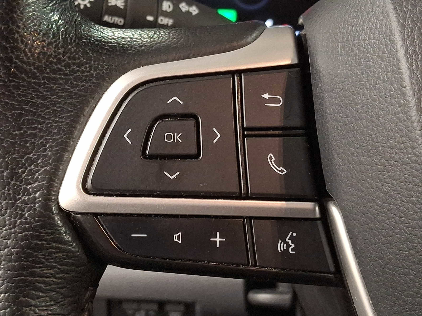 Used 2021 Toyota Sienna XLE w/ XLE Plus Package image 19