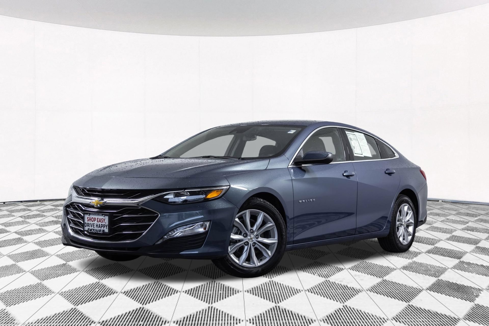 Used 2025 Chevrolet Malibu LT FWD image 2