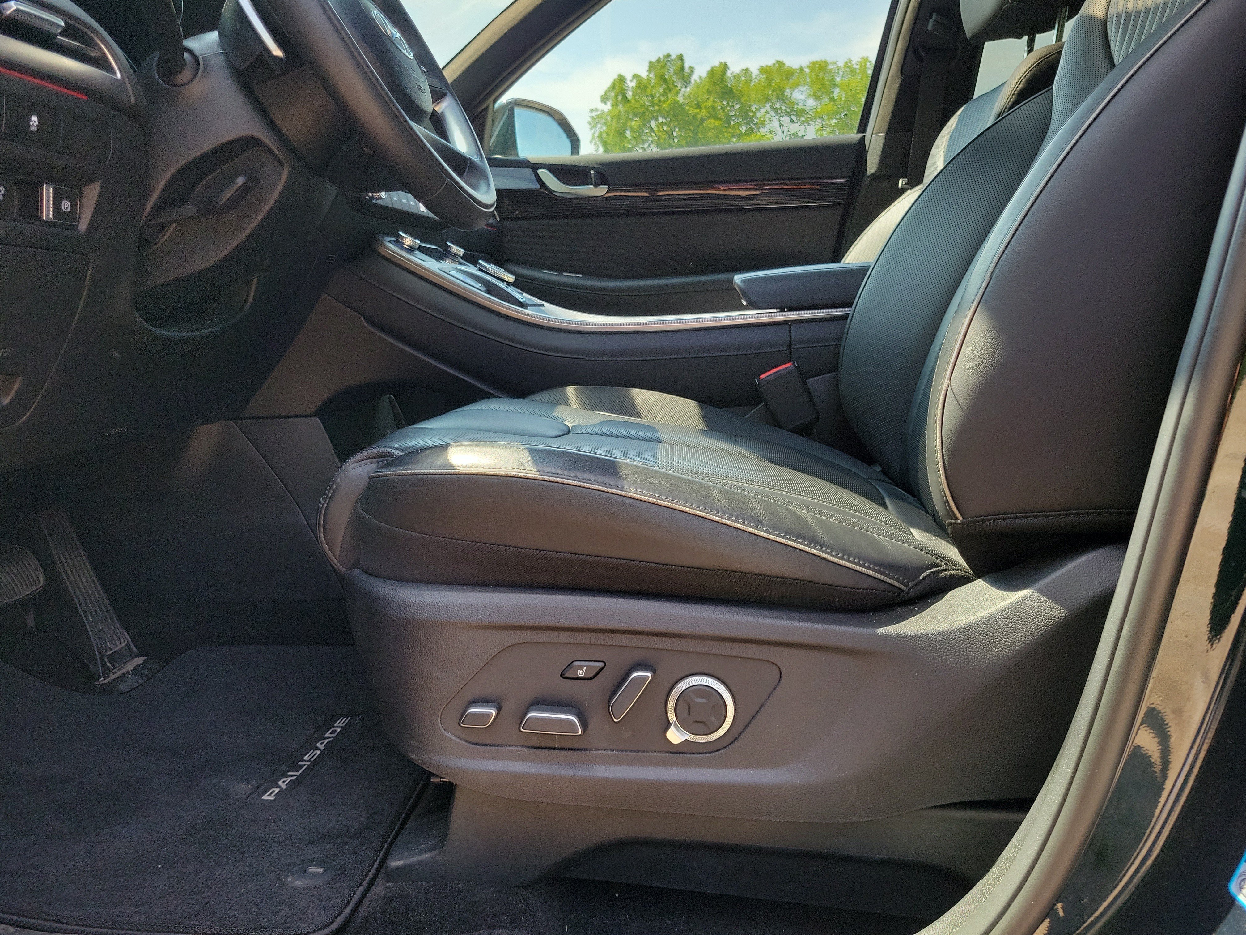 Used 2025 Hyundai Palisade Calligraphy FWD image 16