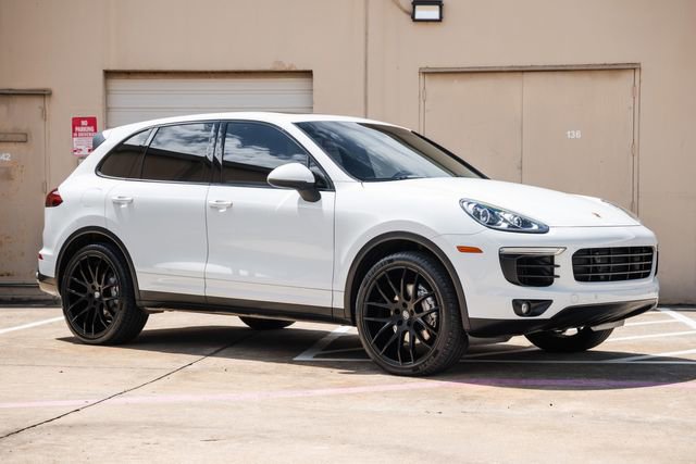 Used 2015 Porsche Cayenne S AWD/4WD image 38