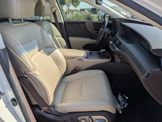 Used 2020 Lexus LS 500 w/ Interior Upgrade Package RWD image 33