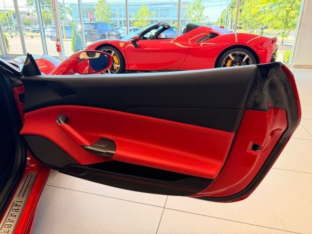 Used 2018 Ferrari 488 Spider RWD image 19