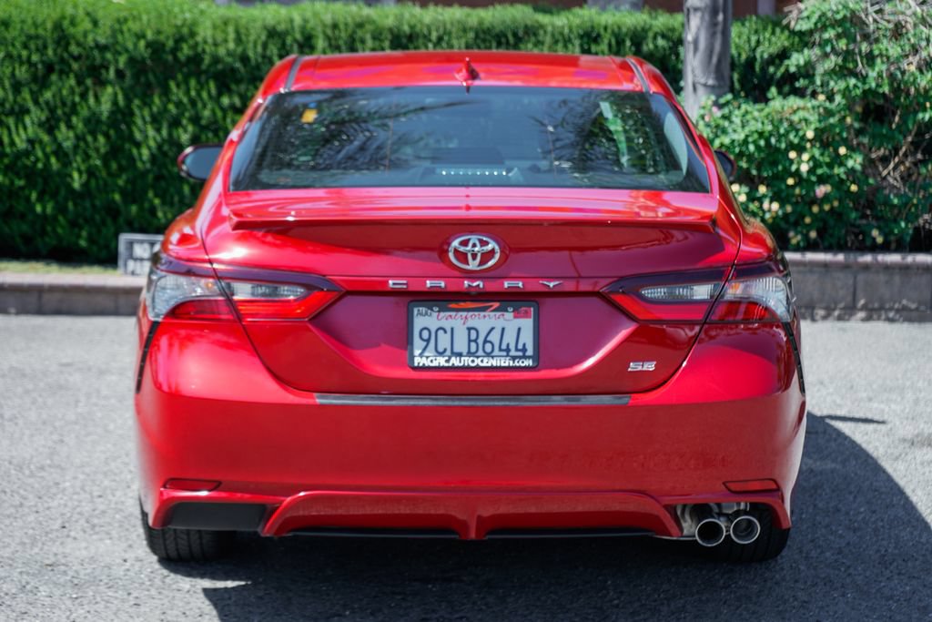 Used 2022 Toyota Camry SE w/ Convenience Package FWD image 7