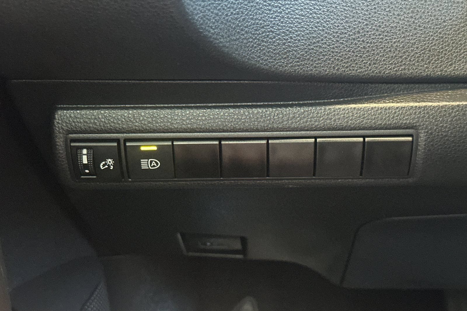 Certified 2023 Toyota Corolla LE FWD image 30