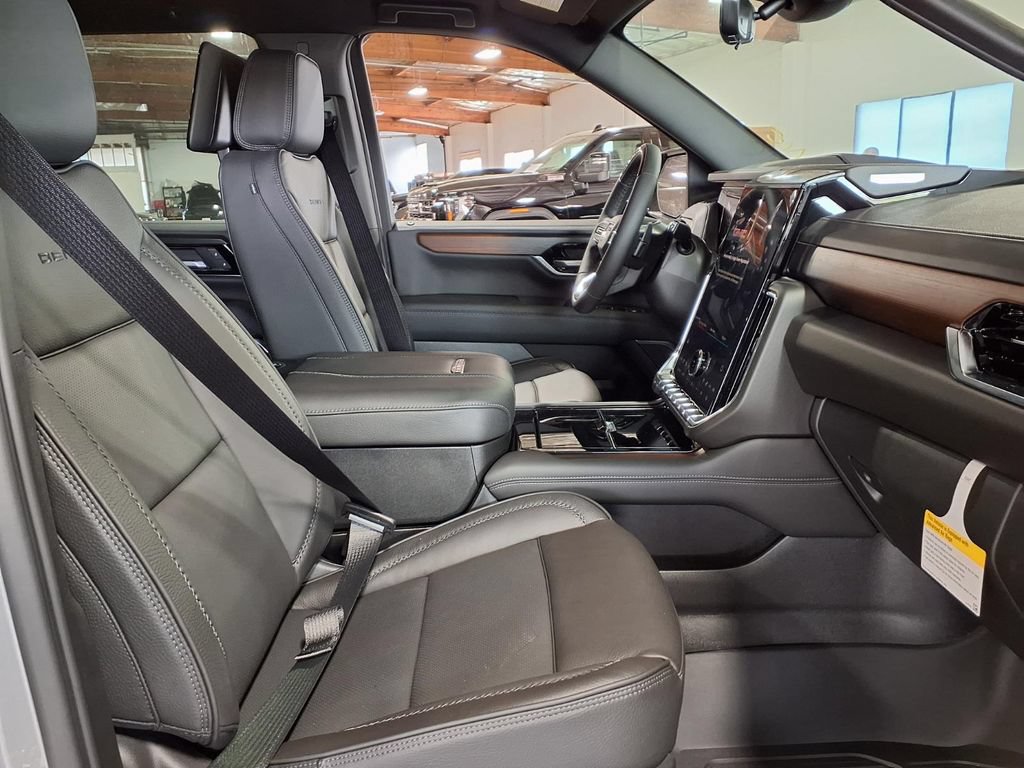 New 2026 GMC Yukon Denali w/ Advanced Technology Package RWD image 6