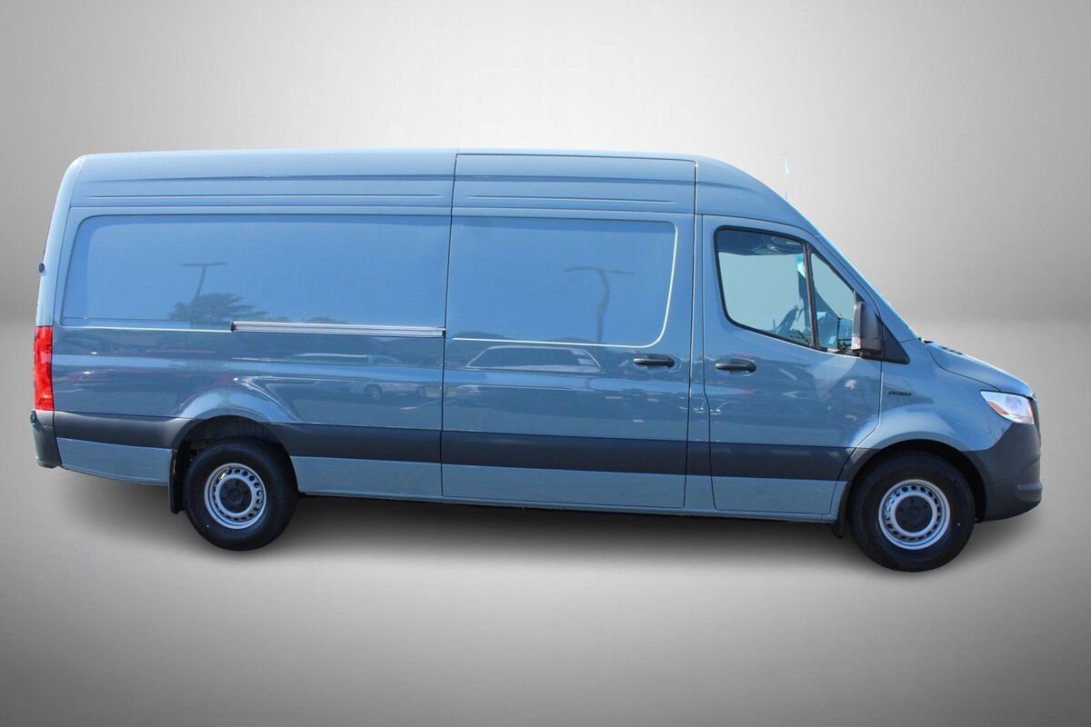 New 2024 Mercedes-Benz eSprinter 170 Cargo image 4
