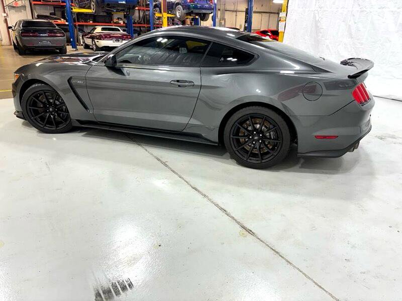 Used 2016 Ford Mustang Shelby GT350 w/ Track Package image 5