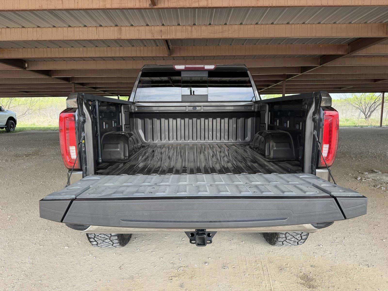 Used 2019 GMC Sierra 1500 SLT AWD/4WD image 32