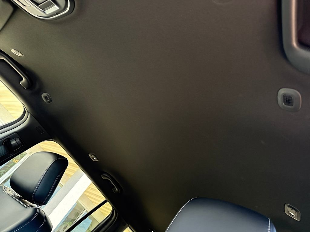 New 2025 Jeep Grand Cherokee L Limited w/ Black Appearance Package image 22