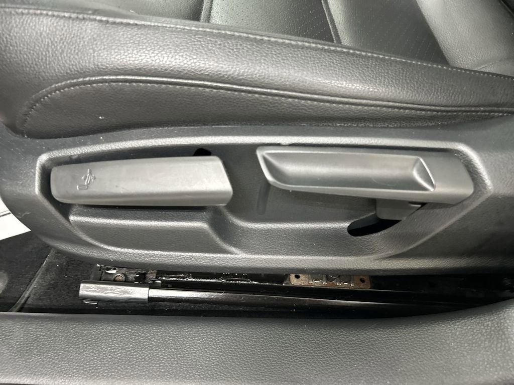 Used 2016 Volkswagen Jetta SEL w/ Lighting Package FWD image 10