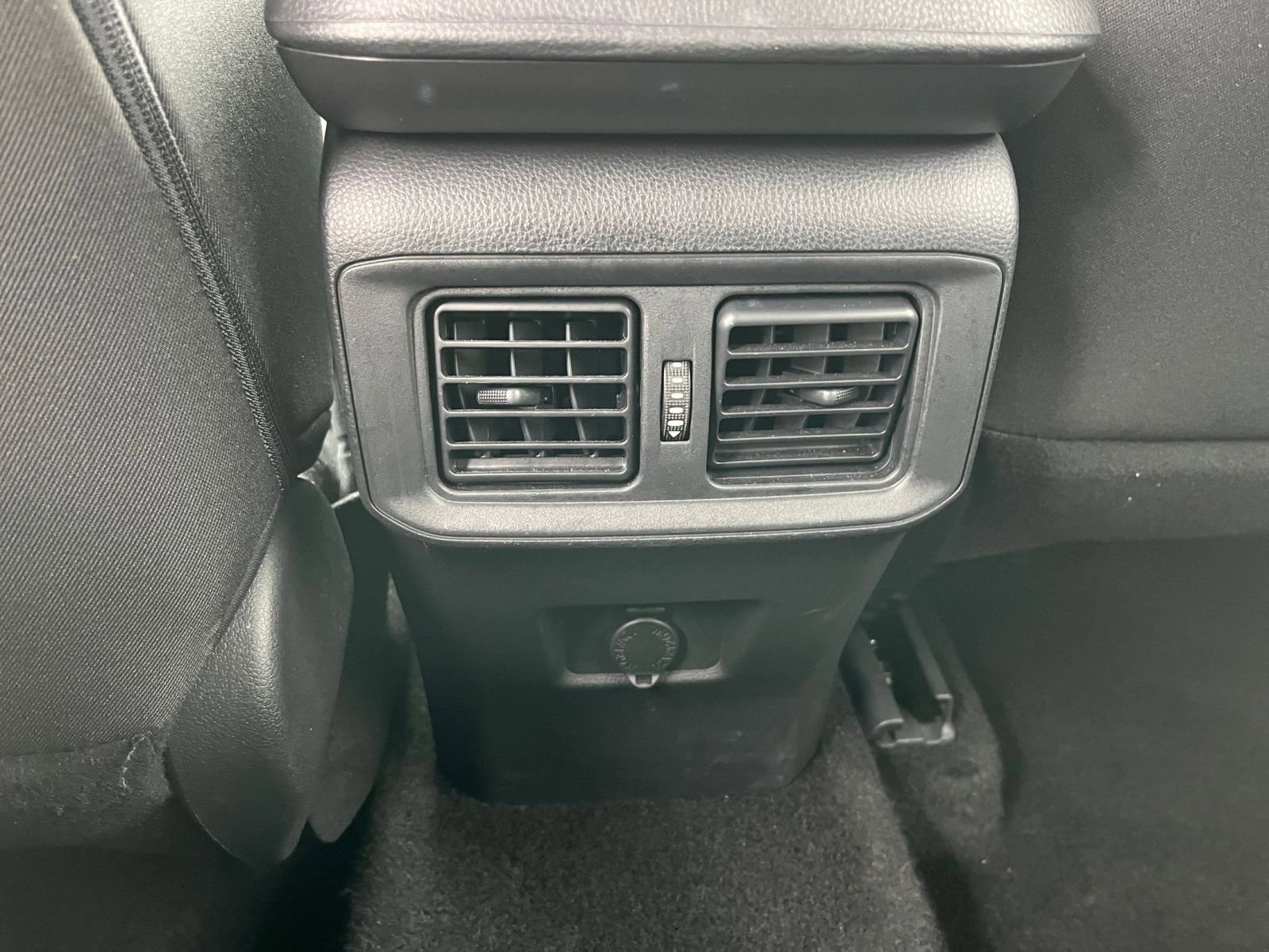 Used 2025 Toyota RAV4 LE image 23