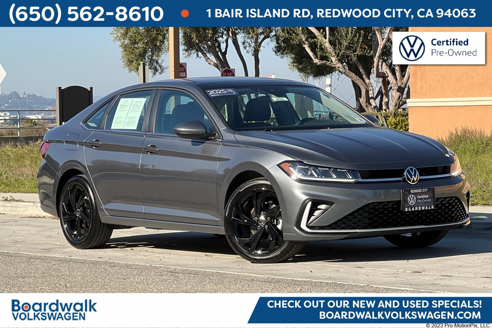 Certified 2025 Volkswagen Jetta SE image 1