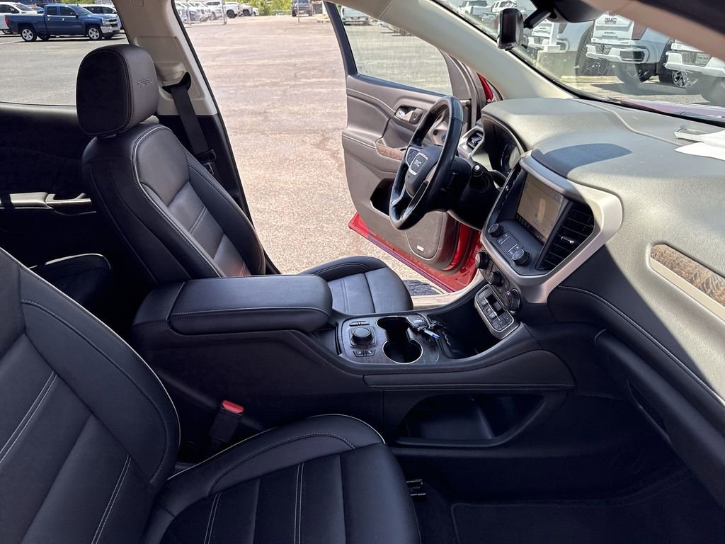 Used 2021 GMC Acadia Denali w/ Denali Technology Package FWD image 35