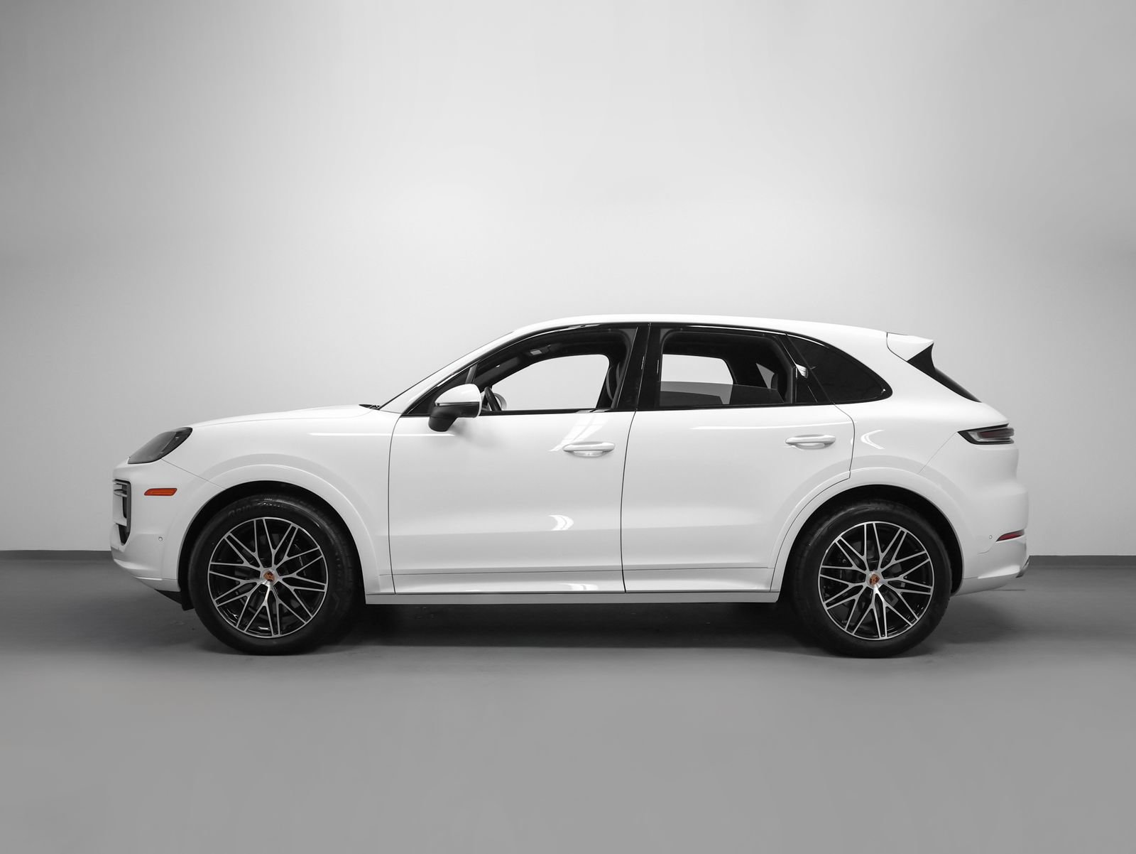 Certified 2026 Porsche Cayenne AWD/4WD image 2