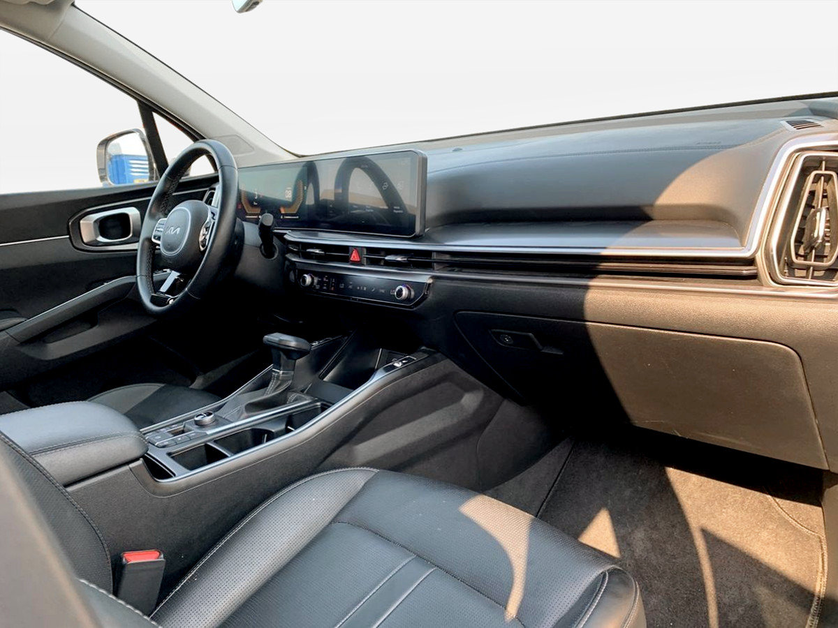 Used 2025 Kia Sorento EX AWD/4WD image 29