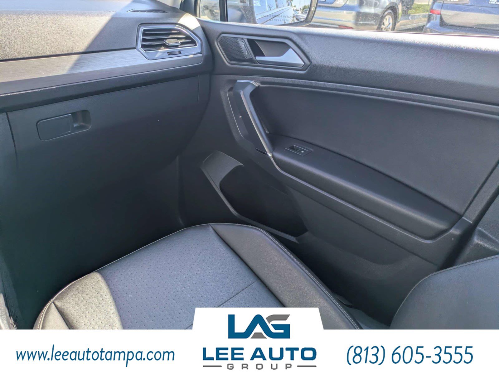 Used 2020 Volkswagen Tiguan SEL AWD/4WD image 17
