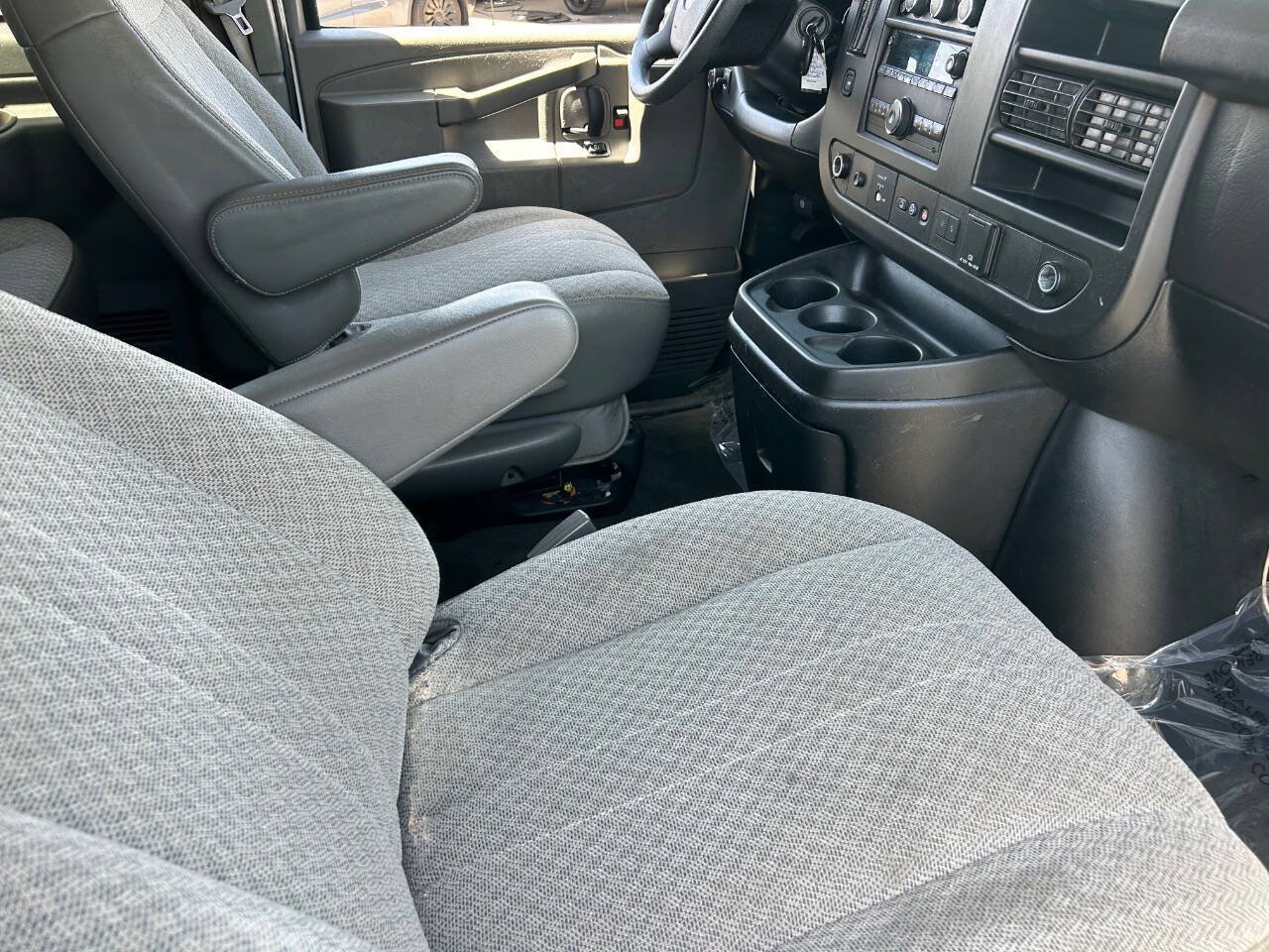 Used 2019 Chevrolet Express 3500 LT w/ LT Preferred Equipment Group RWD image 13