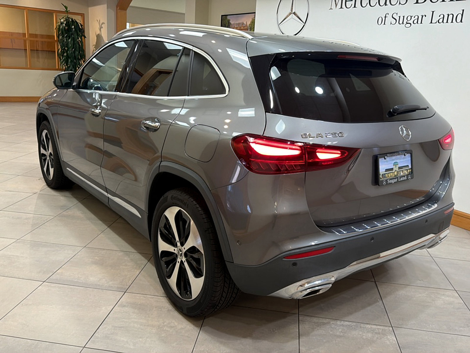 Used 2025 Mercedes-Benz GLA 250 image 4