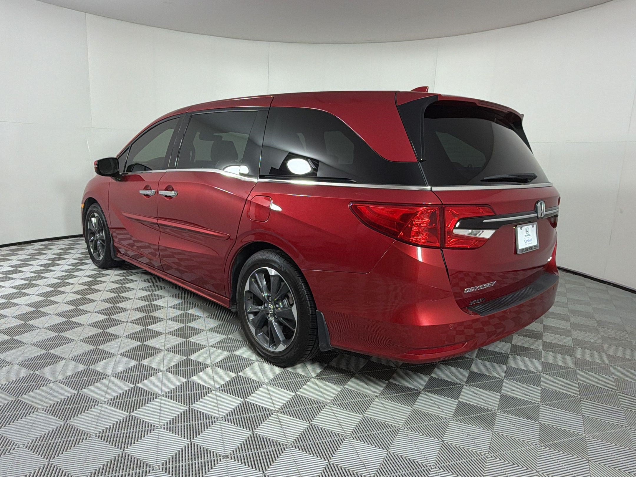 Certified 2023 Honda Odyssey Elite image 3