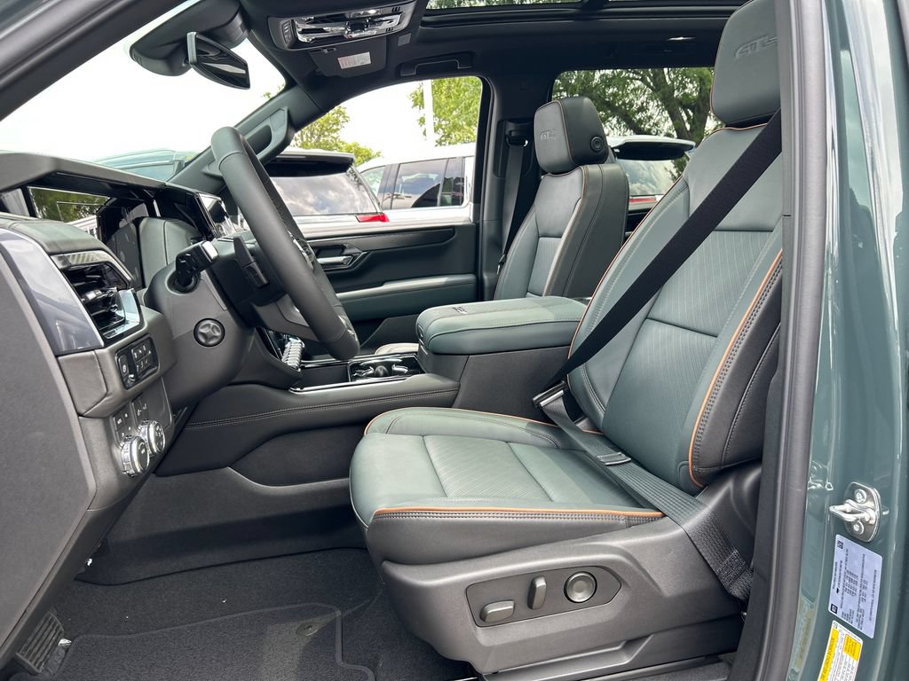 New 2026 GMC Yukon XL AT4 AWD/4WD image 17