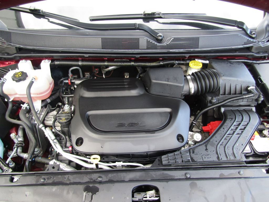 Used 2023 Chrysler Pacifica Limited AWD/4WD image 33