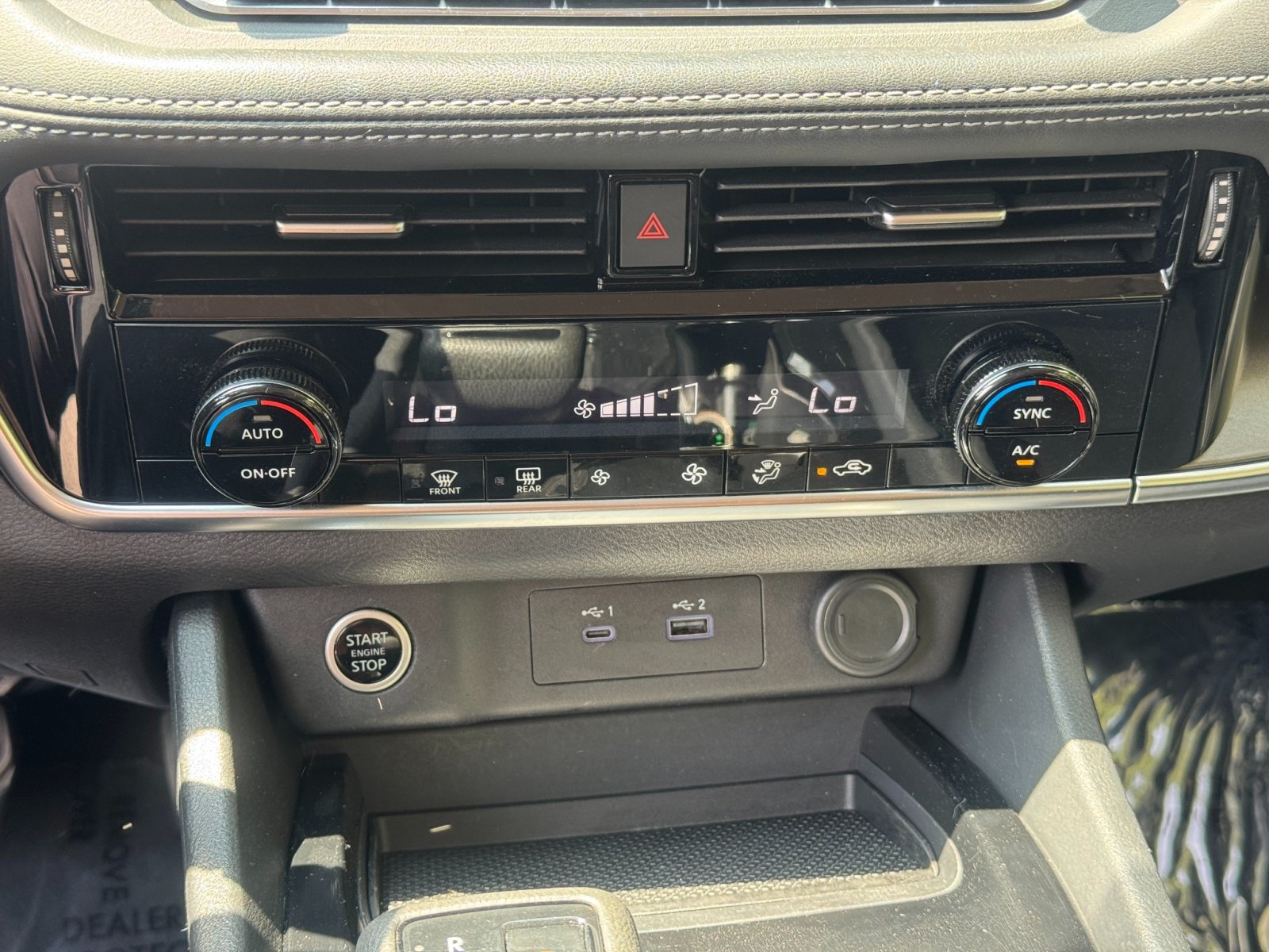 Used 2022 Nissan Rogue SV FWD image 24