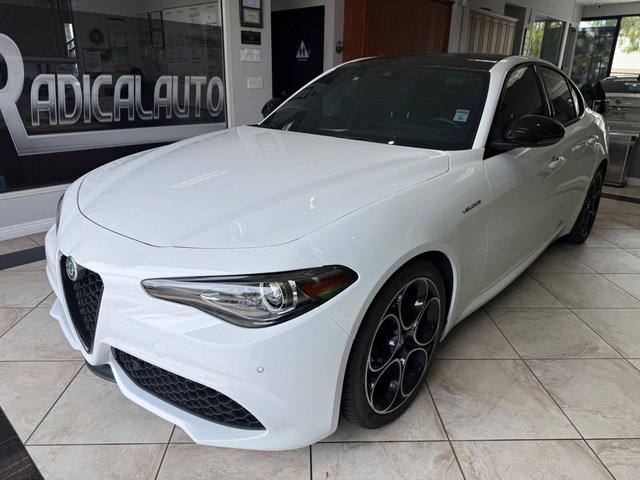 Used 2022 Alfa Romeo Giulia Veloce RWD image 19