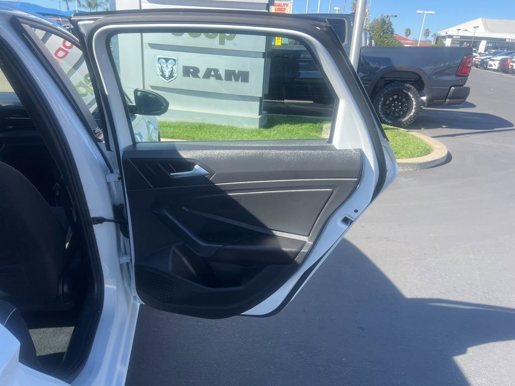 Used 2025 Volkswagen Jetta Sport image 38