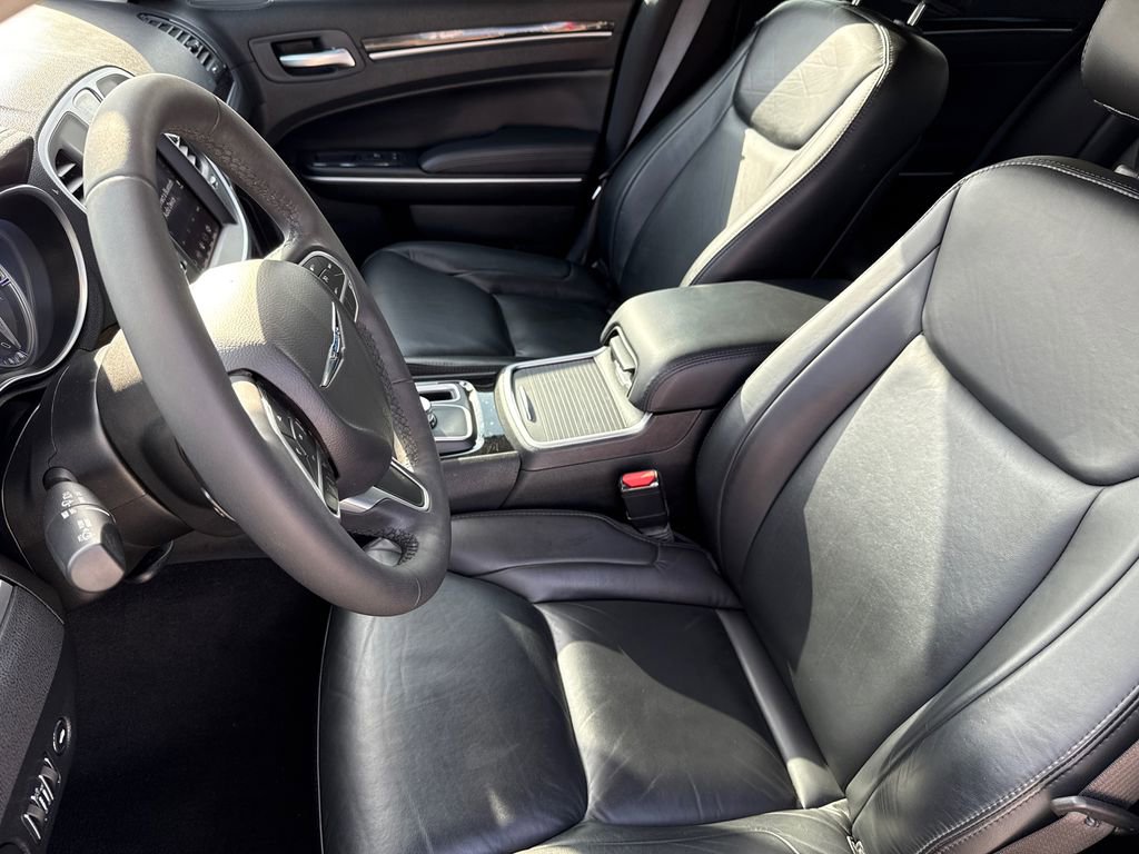 Used 2023 Chrysler 300 Touring L RWD image 17