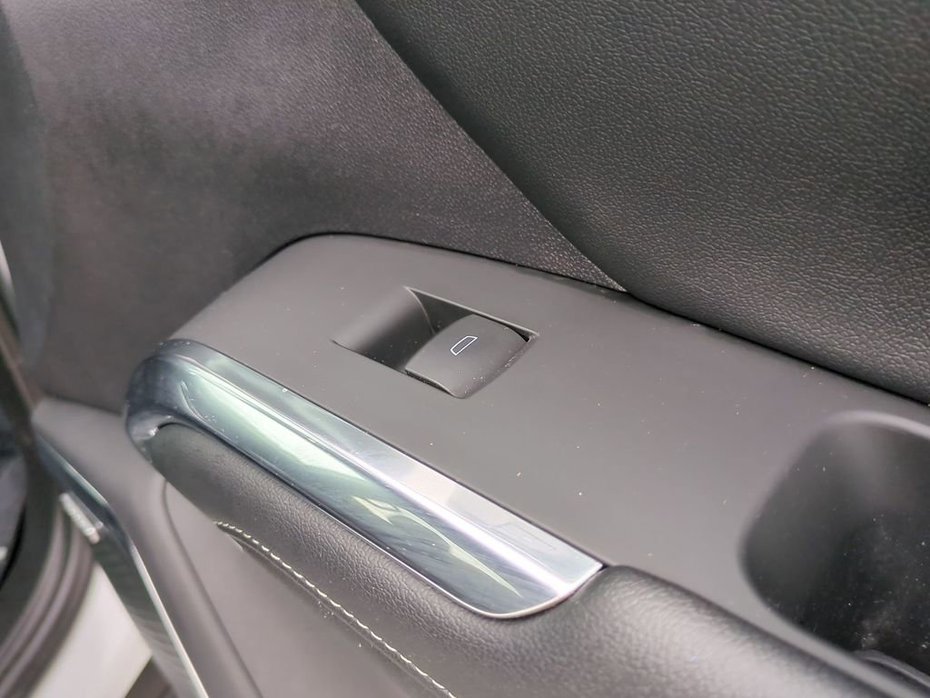 Used 2024 Chevrolet Traverse LT w/ Enhanced Driving Package image 32