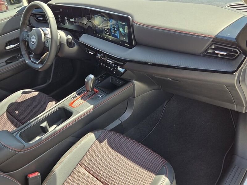 Used 2026 Nissan Kicks SR image 14