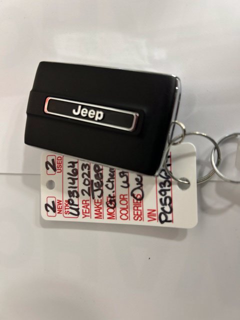 Used 2023 Jeep Grand Cherokee Overland AWD/4WD image 34